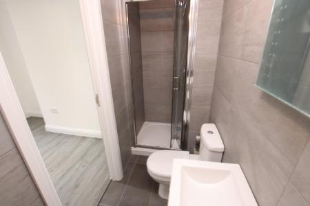 1 bedroom Flat to let in Queens Road, Reading, RG1