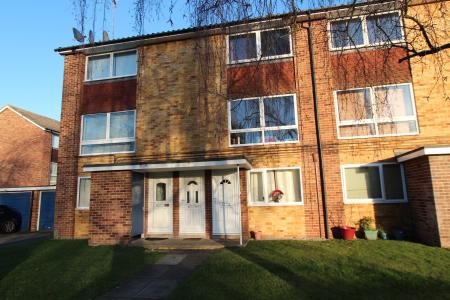 2 bedroom Flat to let in Liebenrood Road, Reading, RG30
