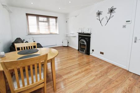 1 bedroom Flat to let in Norwood Road, Reading, RG1