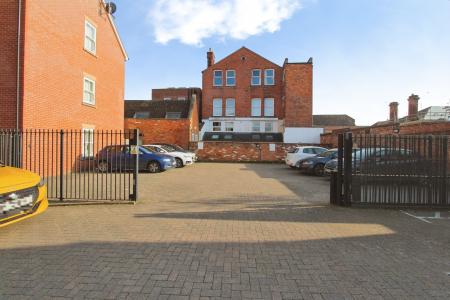 2 bedroom Flat to let in London Street, Reading, RG1