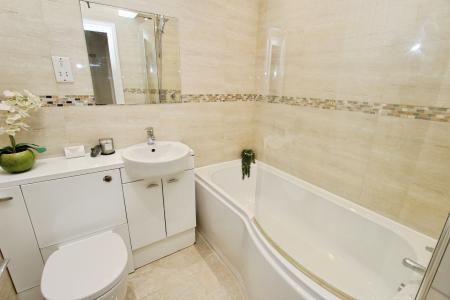 2 bedroom Flat to let in London Street, Reading, RG1
