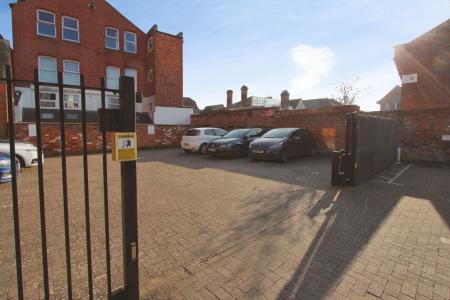 2 bedroom Flat to let in London Street, Reading, RG1