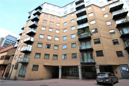 1 bedroom Flat to let in Merchants Place, Reading, RG1