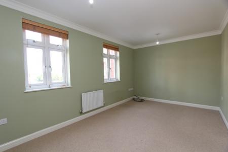 4 bedroom Town house to let in Gabriels Square, Lower Earley, Reading, RG6
