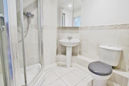 2 bedroom Flat for sale in Denefield Gardens, Tilehurst, RG31