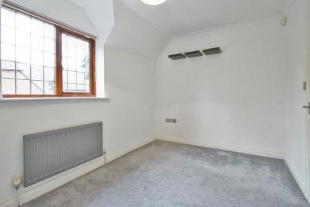 2 bedroom Flat for sale in Denefield Gardens, Tilehurst, RG31