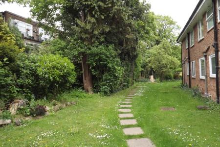 1 bedroom Flat to let in Southcote Road, Reading, RG30