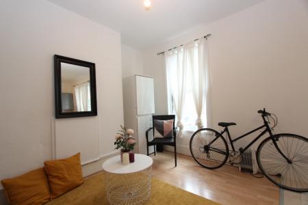 1 bedroom Flat to let in South Street, Reading, RG1