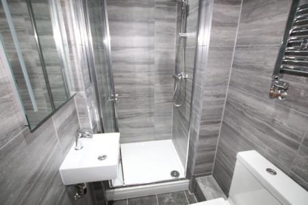 1 bedroom Flat to let in Queens Road, Reading, RG1