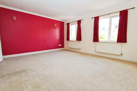 5 bedroom Town house for sale in Cintra Close, Reading, RG2