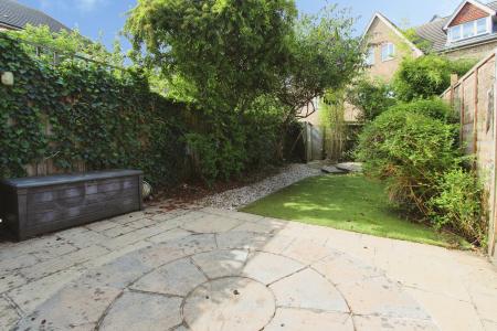 5 bedroom Town house for sale in Cintra Close, Reading, RG2