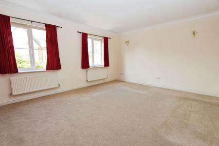 5 bedroom Town house for sale in Cintra Close, Reading, RG2