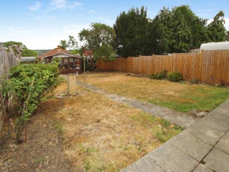 2 bedroom Maisonette to let in Rydal Avenue, Tilehurst, Reading, RG30