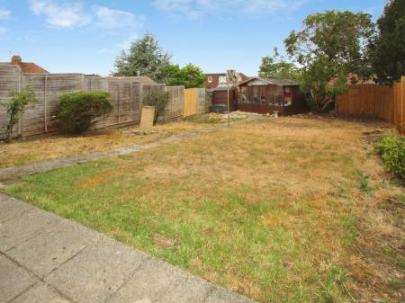 2 bedroom Maisonette to let in Rydal Avenue, Tilehurst, Reading, RG30