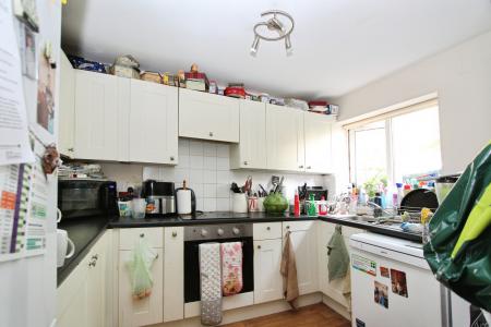 3 bedroom Semi-detached house for sale in Sharnwood Drive, Calcot, RG31