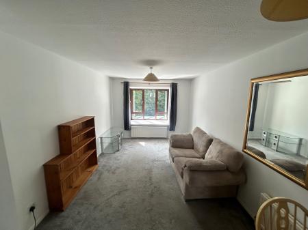 1 bedroom Flat to let in St Pauls Court, Reading, RG1