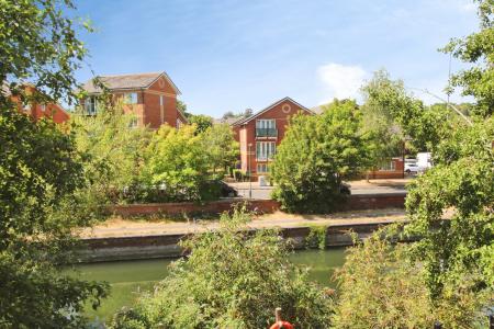 2 bedroom Flat to let in Katesgrove Lane, Reading, RG1