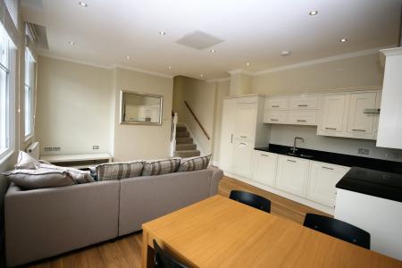 2 bedroom Flat to let in London Street, Reading, RG1