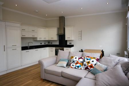 2 bedroom Flat to let in London Street, Reading, RG1