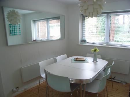 2 bedroom Flat to let in Southlake Court, Woodley, RG5