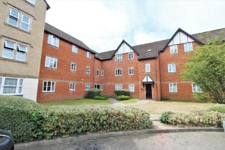 2 bedroom Flat to let in Rembrandt Way, Reading, Reading, RG1