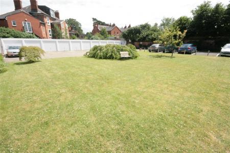 1 bedroom Studio flat to let in Hamilton Road, Reading, RG1