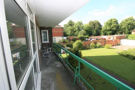1 bedroom Studio flat to let in Hamilton Road, Reading, RG1