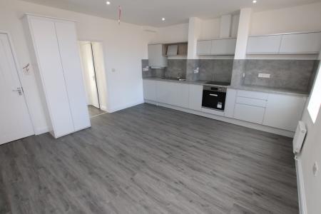 1 bedroom Flat to let in Queens Road, Reading, RG1