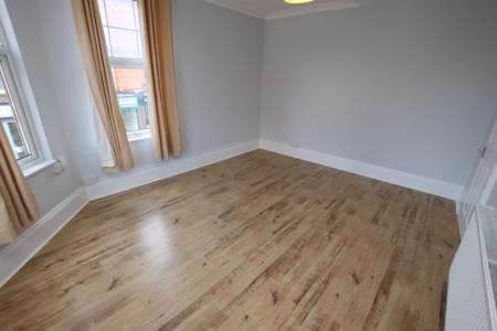 2 bedroom Flat to let in Prospect Street, Caversham, Reading, RG4