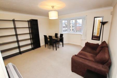 1 bedroom Flat to let in Swan Place, Reading, RG1