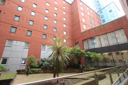 1 bedroom Flat to let in Merchants Place, Reading, RG1