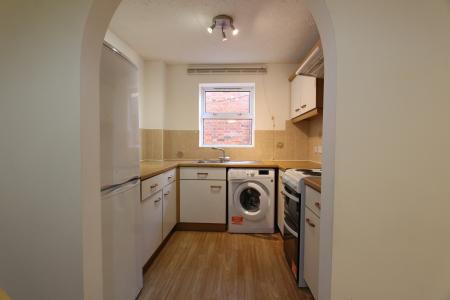 2 bedroom Flat to let in Muirfield Close, Reading, RG1