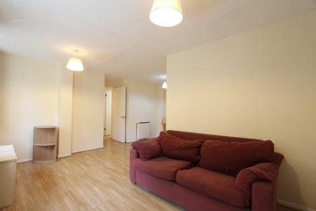 2 bedroom Flat to let in Muirfield Close, Reading, RG1