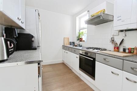 2 bedroom Terraced House for sale in Filey Road, Reading, RG1
