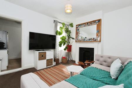 2 bedroom Terraced House for sale in Filey Road, Reading, RG1