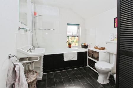 2 bedroom Terraced House for sale in Filey Road, Reading, RG1