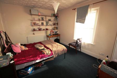 2 bedroom Flat to let in Regent Street, Reading, RG1