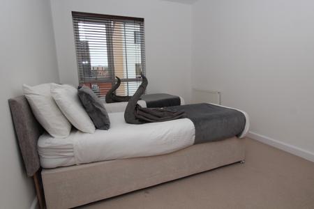 2 bedroom Flat to let in Gweal Avenue, Reading, RG2