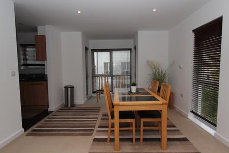 2 bedroom Flat to let in Gweal Avenue, Reading, RG2