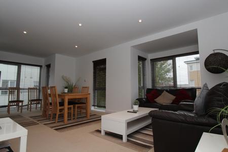2 bedroom Flat to let in Gweal Avenue, Reading, RG2