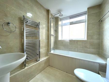 2 bedroom Flat for sale in Shady Bower