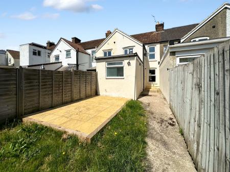 3 bedroom Terraced House for sale in Ashley Road, SP2
