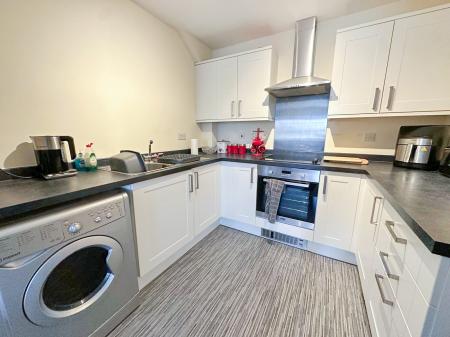 1 bedroom Flat for sale in Boscombe Road, Amesbury, SP4