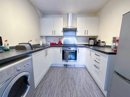 1 bedroom Flat for sale in Boscombe Road, Amesbury, SP4