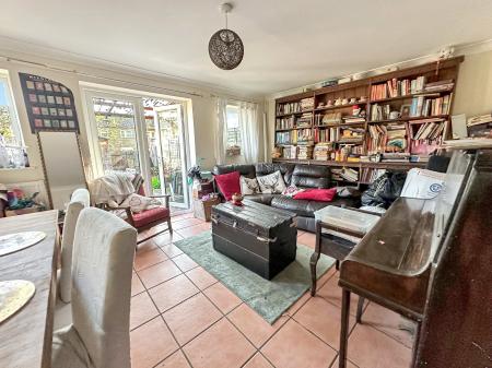 4 bedroom End of terrace house for sale in Camelot Close, Andover, SP10