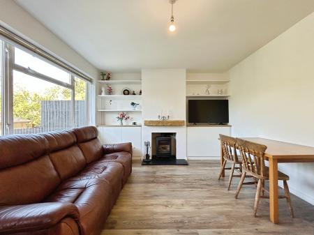 3 bedroom Semi-detached house for sale in Cheshire Close, Salisbury, SP2