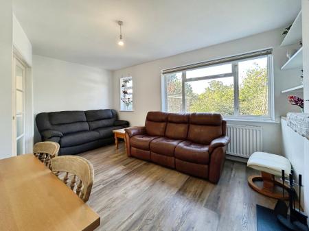 3 bedroom Semi-detached house for sale in Cheshire Close, Salisbury, SP2