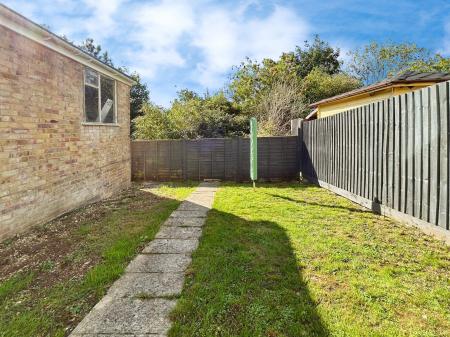 3 bedroom Semi-detached house for sale in Cheshire Close, Salisbury, SP2