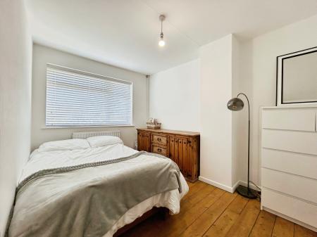 3 bedroom Semi-detached house for sale in Cheshire Close, Salisbury, SP2