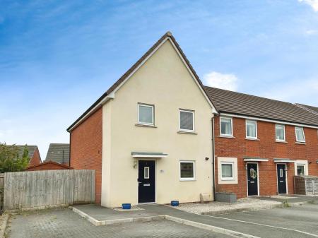 3 bedroom End of terrace house for sale in Hawker Avenue, Longhedge Village, Salisbury, SP4